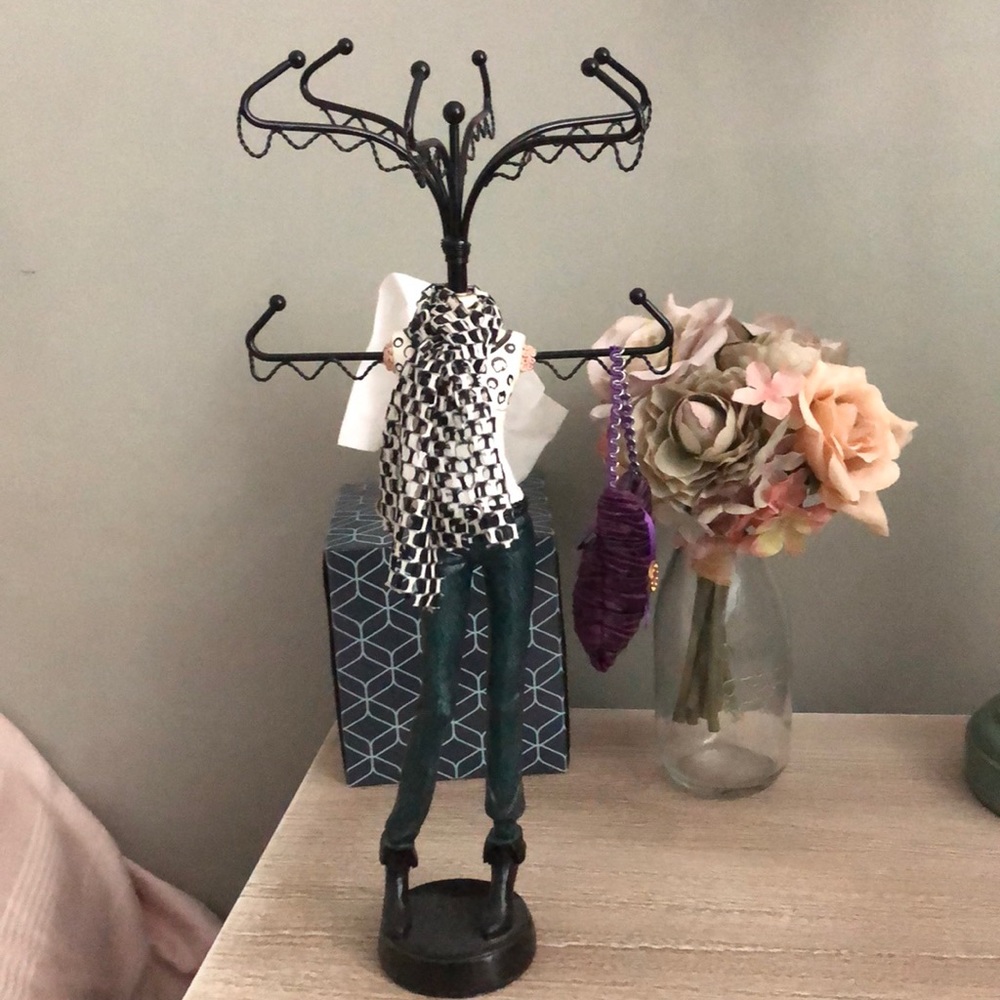 Jewelry holder